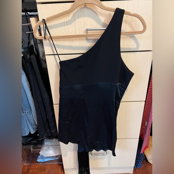 Cinq a Sept Silk Top one shoulder - Picture 3 of 4